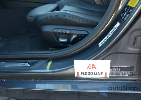 2018 BMW 330I xDrive z USA, uszkodzony, nr VIN WBA8D9C50JEM34052